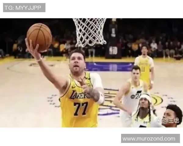 东契奇手感火热 超远三分手起刀落 东契奇手感火热 超远三分手起刀落