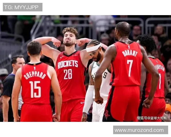 24小时闪电加盟！被裁当天就签约！雄鹿截胡火箭，场均24分防守黑洞值不值？